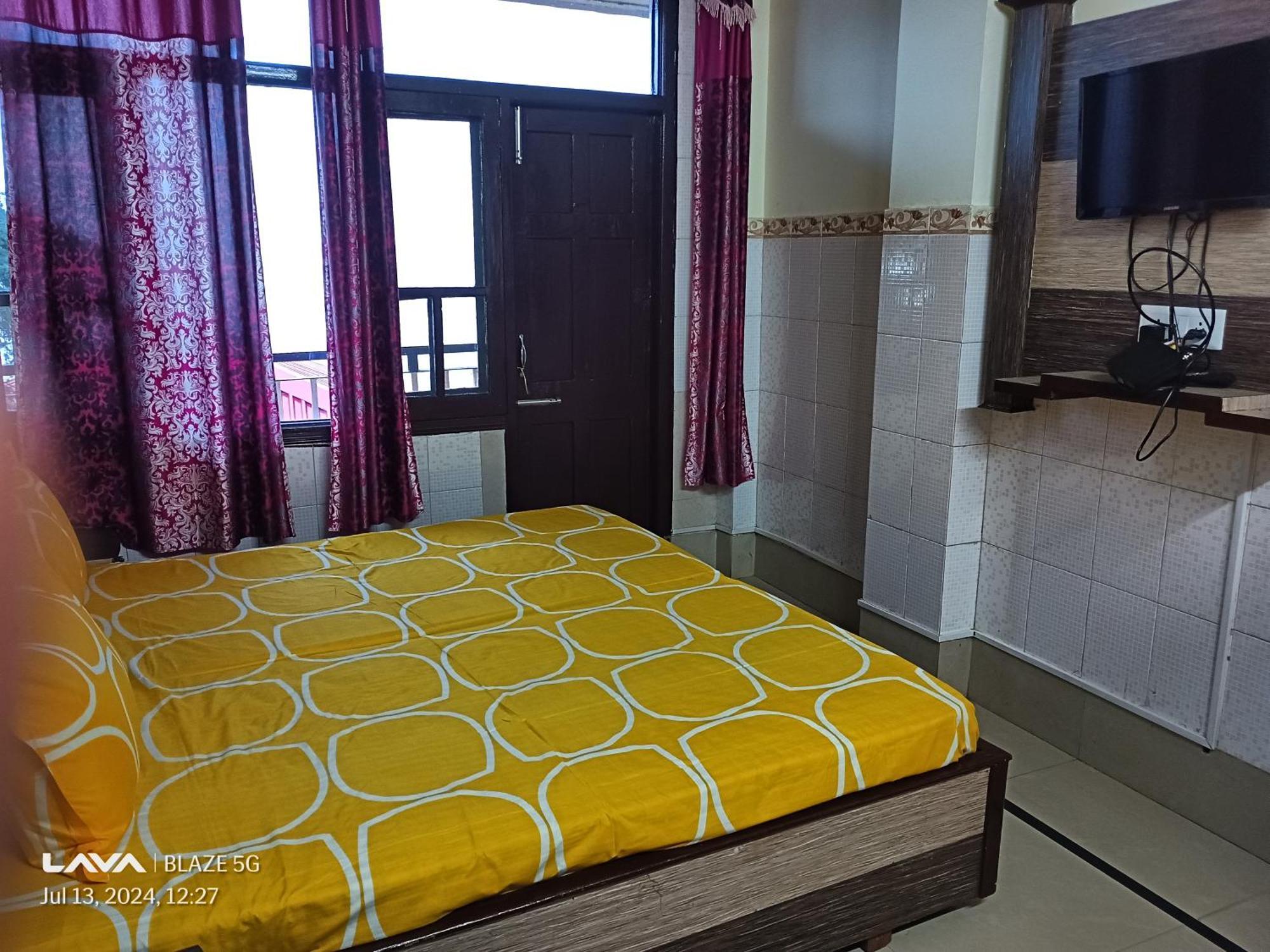 Krishna Holiday Guest House Block II Dharamshala Ngoại thất bức ảnh